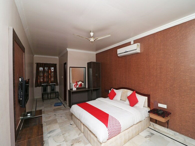 Hotel Oyo 26824 Shagun Palace