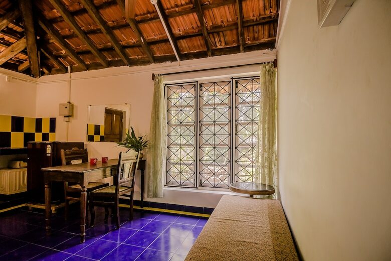 Oyo Home 19186 Antique 1bhk