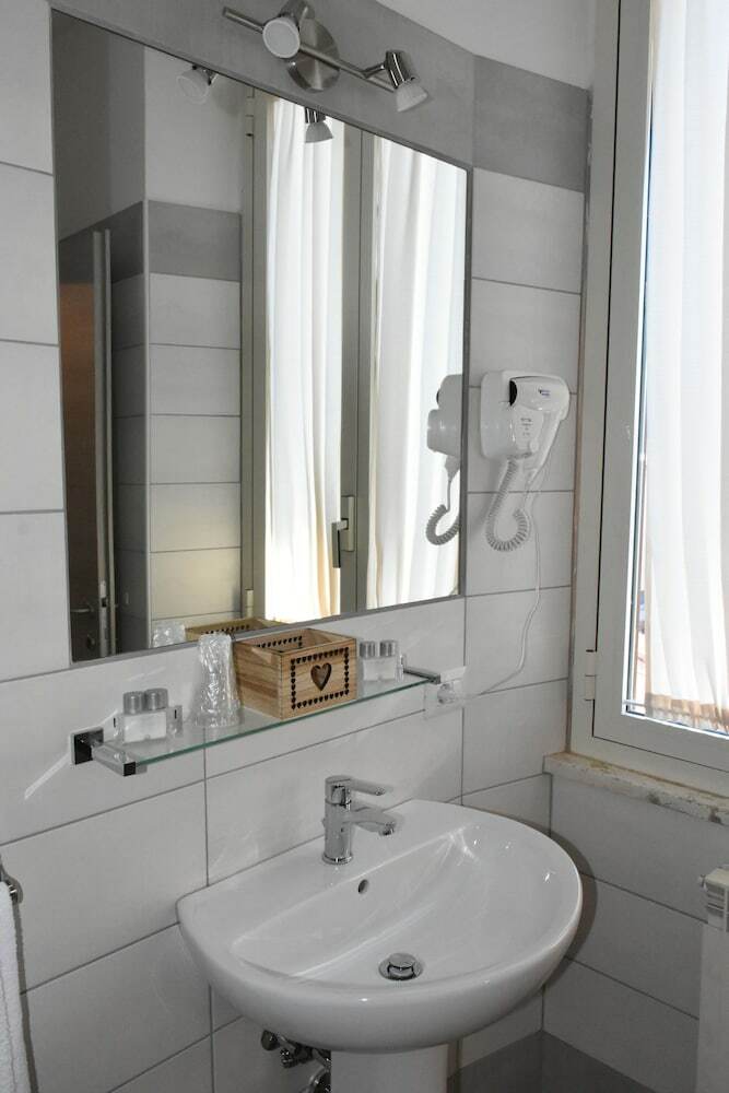 Bed & Breakfast Albano Station Rooms