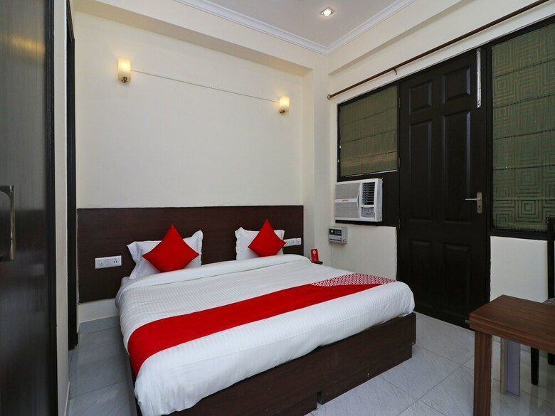 Hotel Oyo 15685 The Grace Room