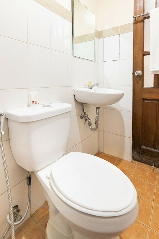 Hotel Oyo 128 D'builders Rooms Phase 2