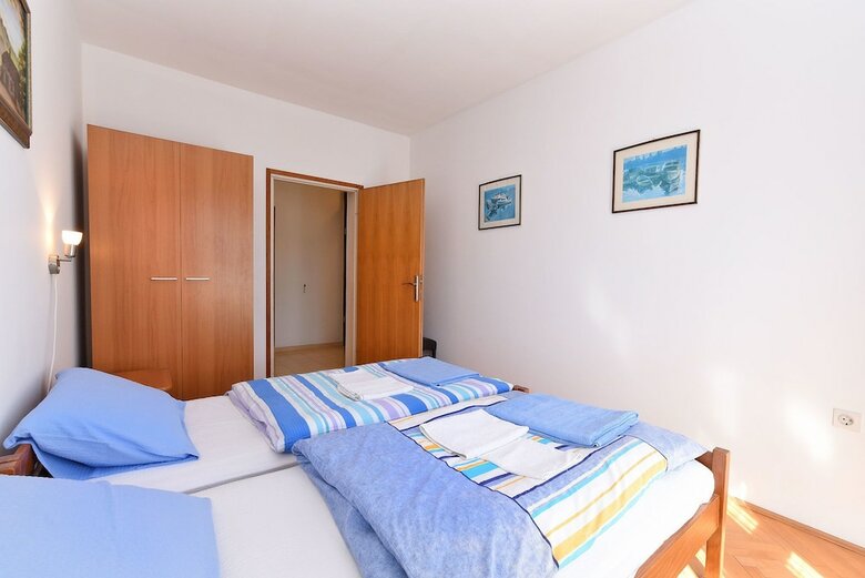 Apartment 74