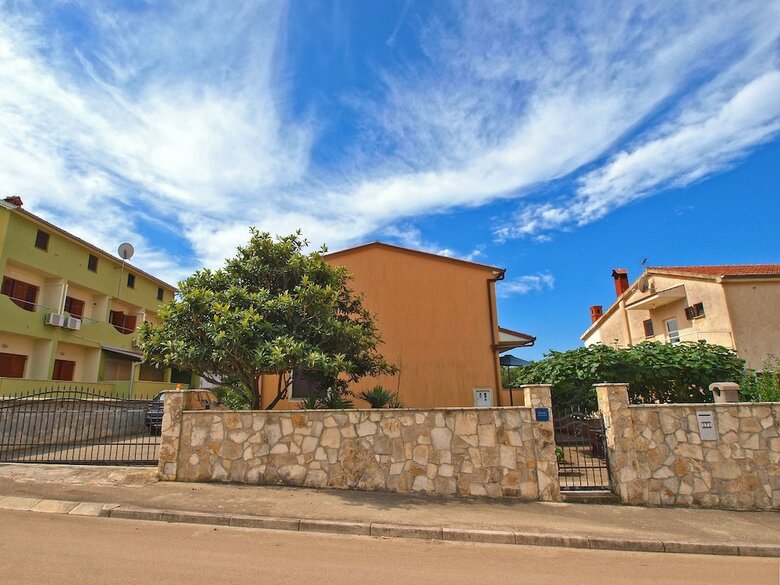 Apartment 21