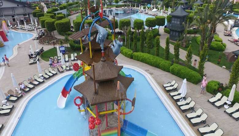 Limak Lara Deluxe Hotel & Resort