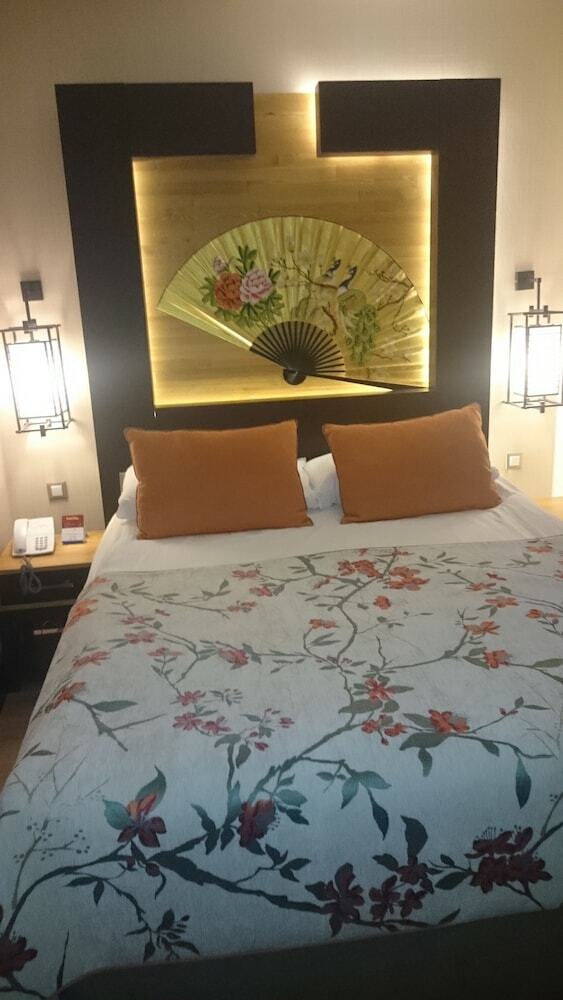 Limak Lara Deluxe Hotel & Resort
