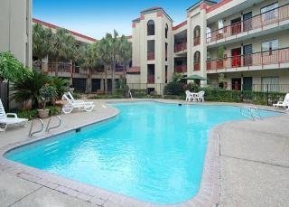 Hotel Quality Suites Bluebonnet Center
