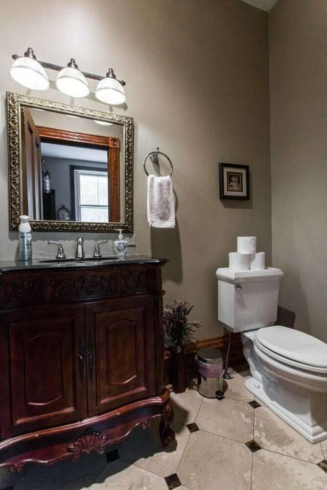 Safe Spacious Mansion Indowntown