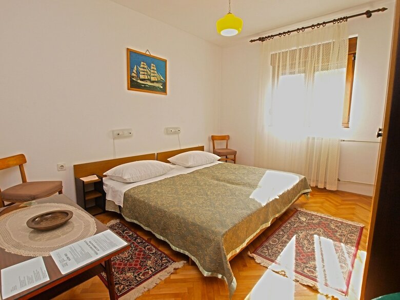 Apartment 390