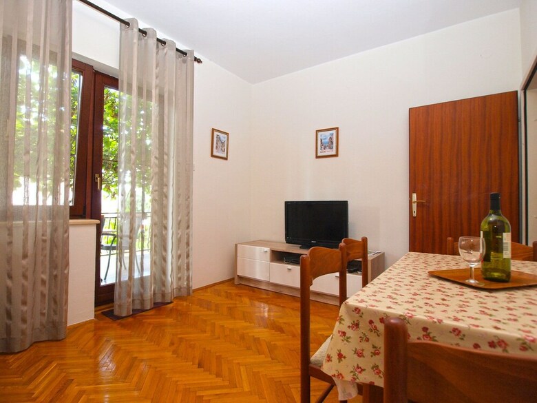 Apartment 1001