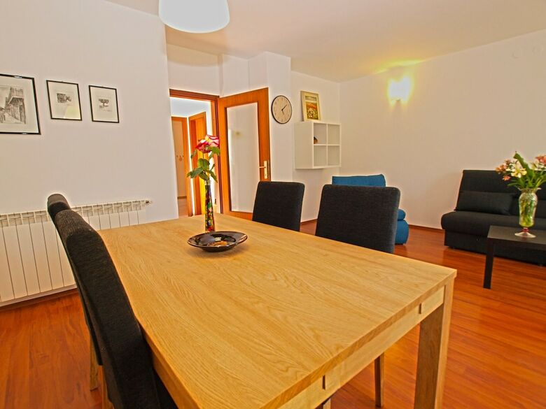 Apartment 1092