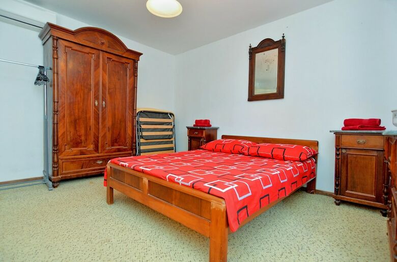 House 1378