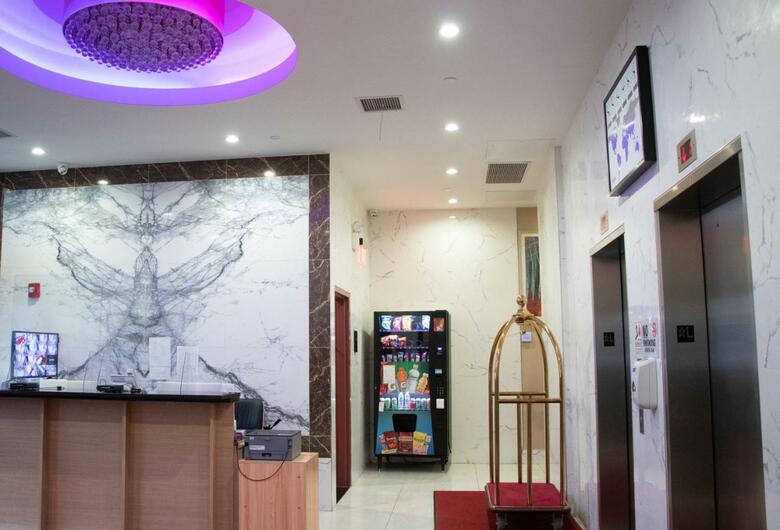 Lic Plaza Hotel