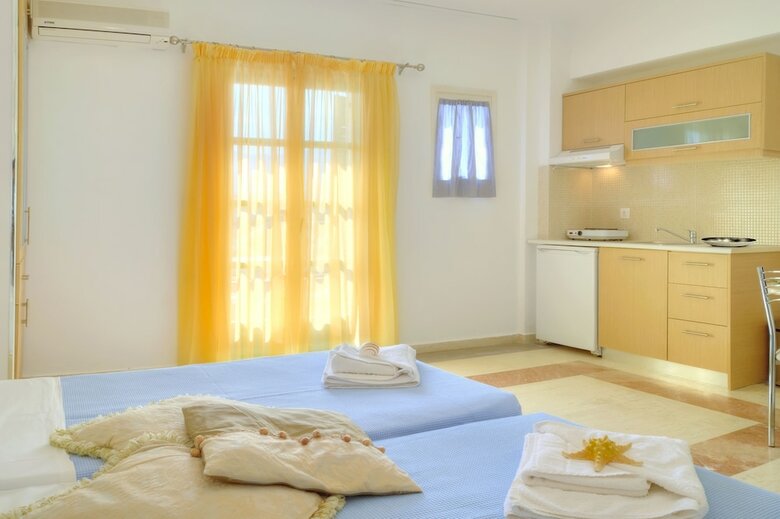 Pyrgos Beach Hotel Apartments