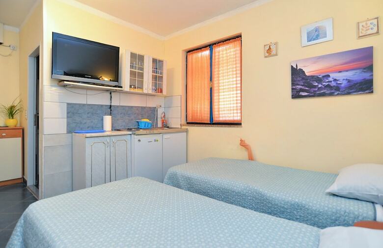 Apartment 1684