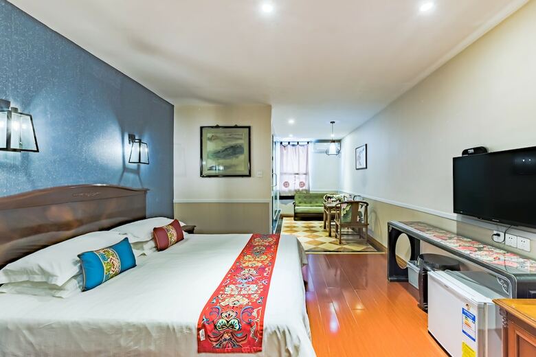 Chengdu Wenjun Courtyard Hotel