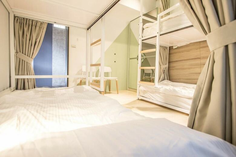 Hostal Light Inn - Hostel