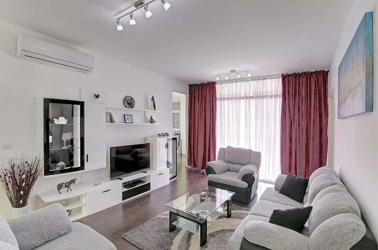 Luka Apartment