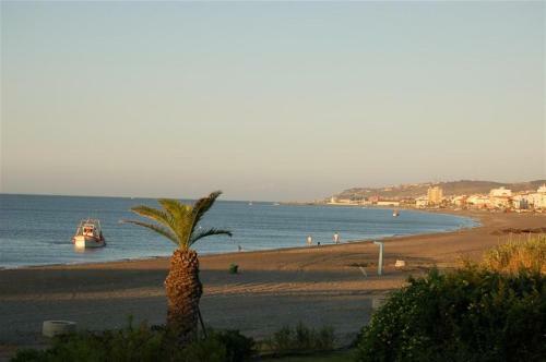 Apartamento Your Vacation Retreat Right On The Beach