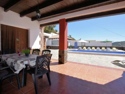 Holiday Home Alejandro Sayalonga