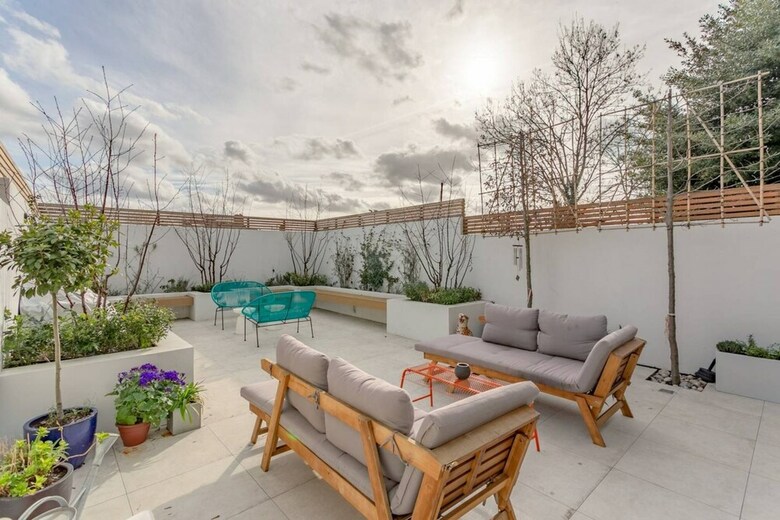 Incredible 5 Bedroom Home Overlooking Queen's Park