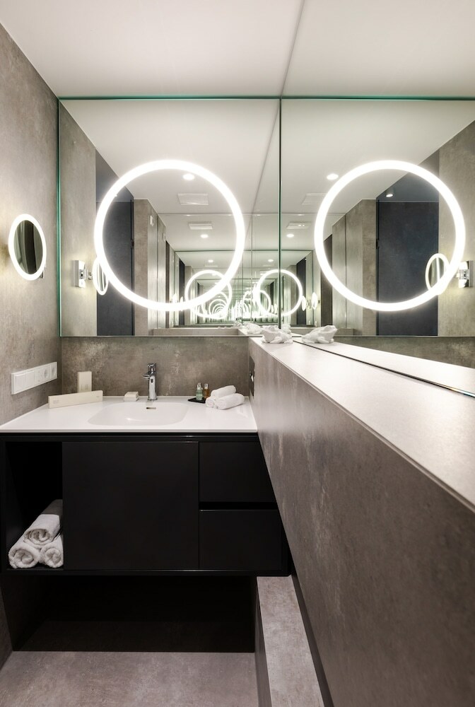 Kpm Hotel & Residences