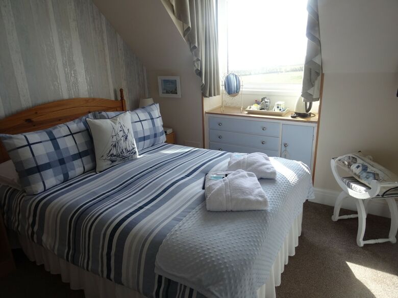 Rolling Waves Hotel - Guest House