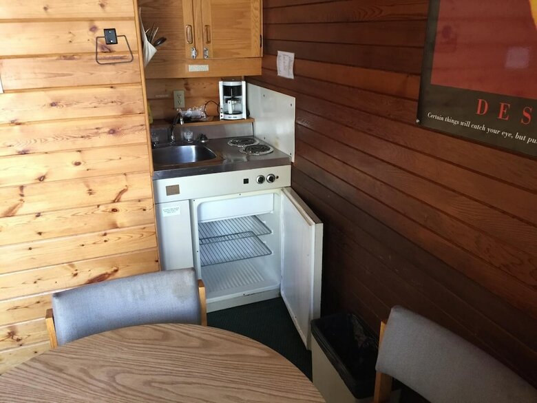 Falcon Lake Hotel