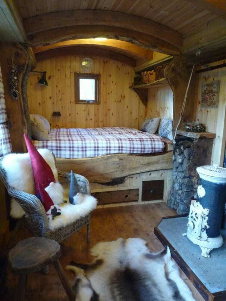 The Shepherds Hut + Hot Tub