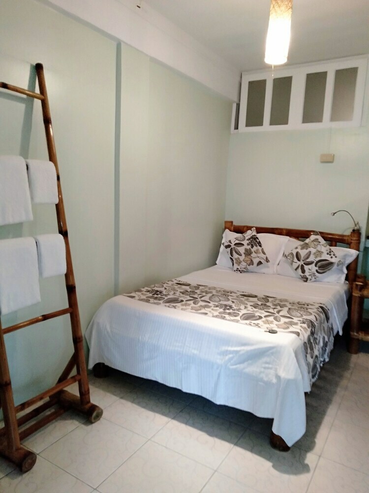 Aparthotel Summer Place Apartments Puerto Galera