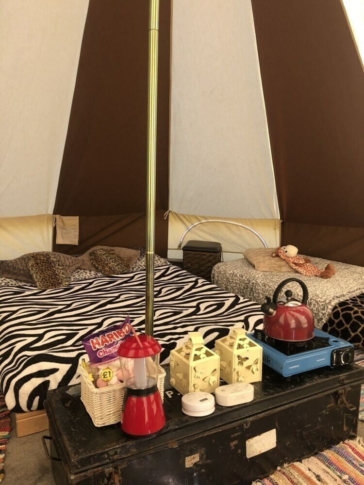 Fully-equipped Bell Tent 1-campsite