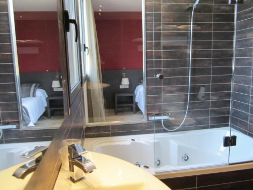 Hostal Restaurante Y Alojamiento Can Mach