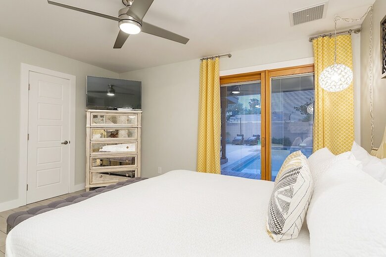Desert Sun 3 Br By Casago