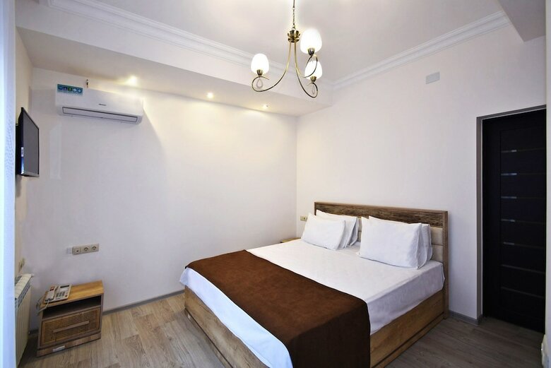 Patriott Hotel