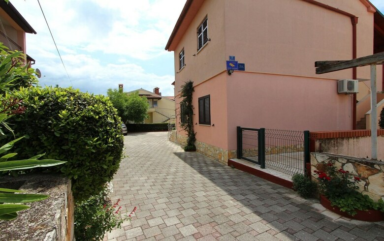 Apartments Rozi
