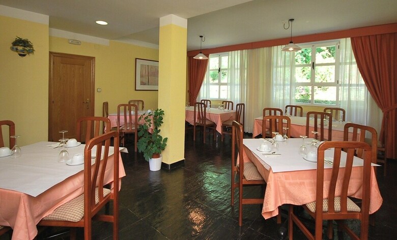 Hotel Vega Del Sella