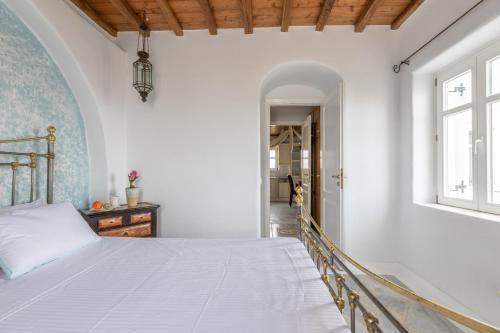 Carmelita Villa With Pool By Stylish Stays