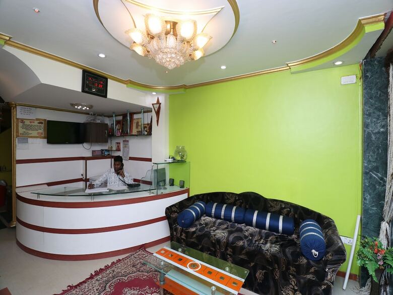 Oyo 22675 Hotel Prateek