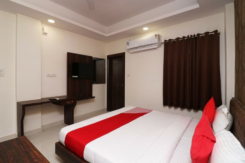 Oyo 17043 Hotel Ocean Pearl