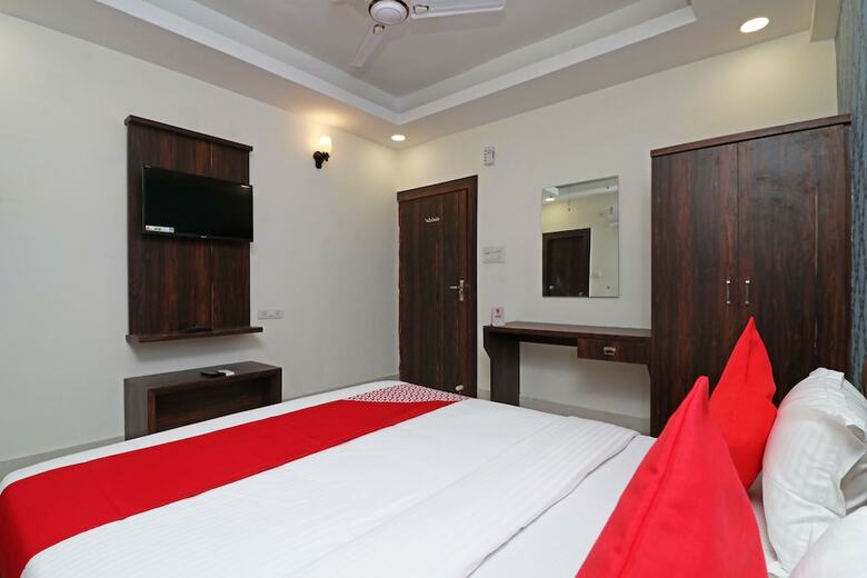Oyo 17043 Hotel Ocean Pearl