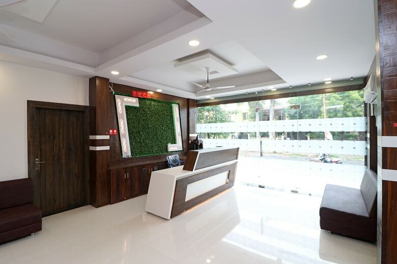 Oyo 17043 Hotel Ocean Pearl