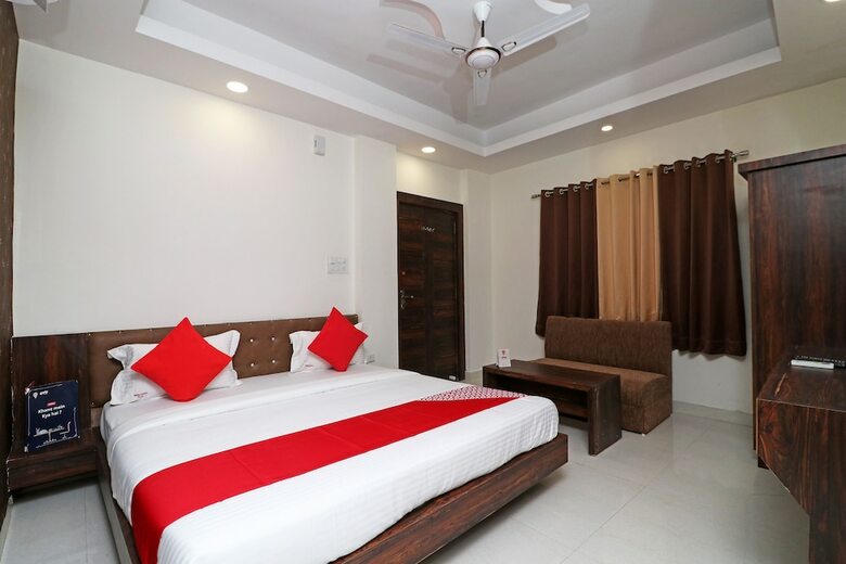 Oyo 17043 Hotel Ocean Pearl