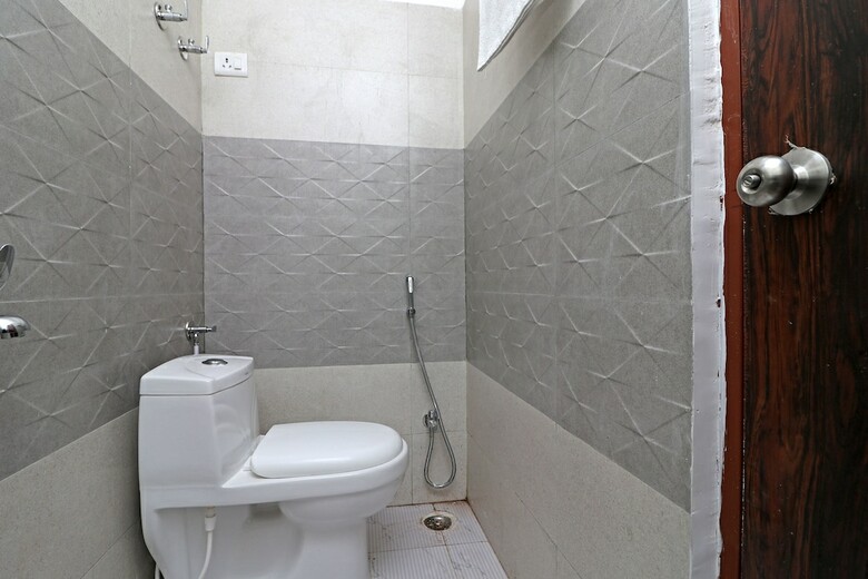 Oyo 17043 Hotel Ocean Pearl