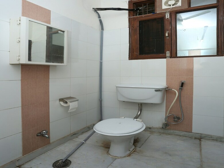 Oyo 15738 Hotel Awesome Villa