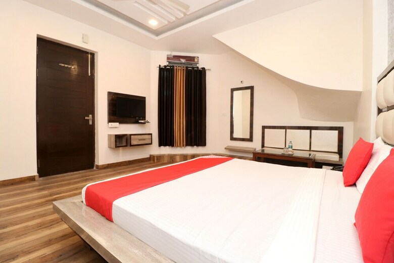 Oyo 22678 Hotel Unique House