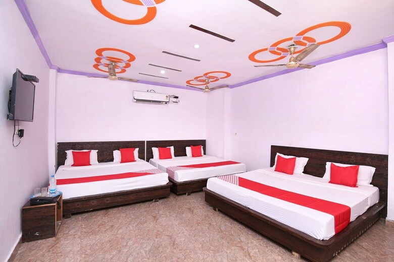 Oyo 19565 Hotel Galaxy