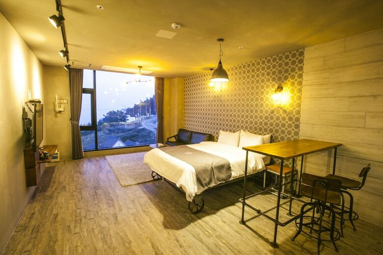 Hotel Yeosoo Art Land