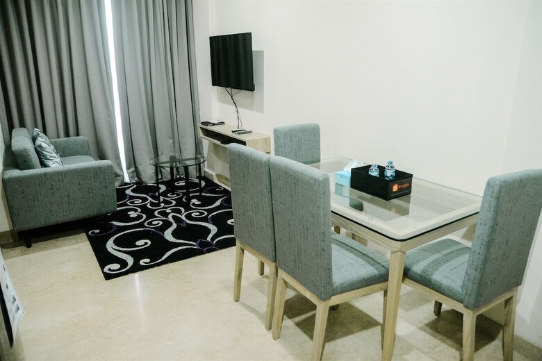 2br Deluxe And Modern Menteng Park Apartment