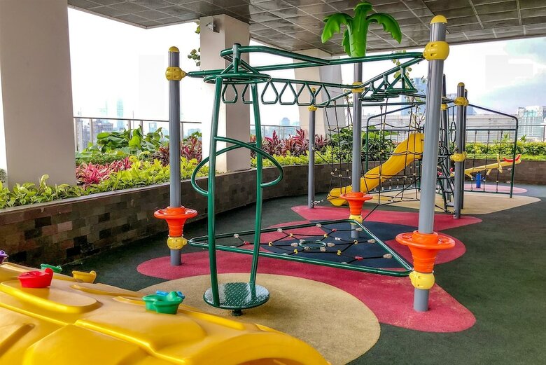 2br Deluxe And Modern Menteng Park Apartment