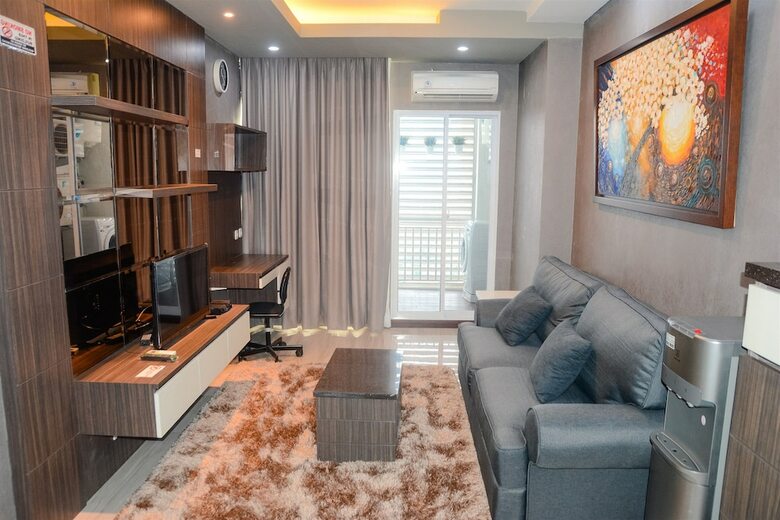 Homey And Elegant 2br Gallery West Apartment