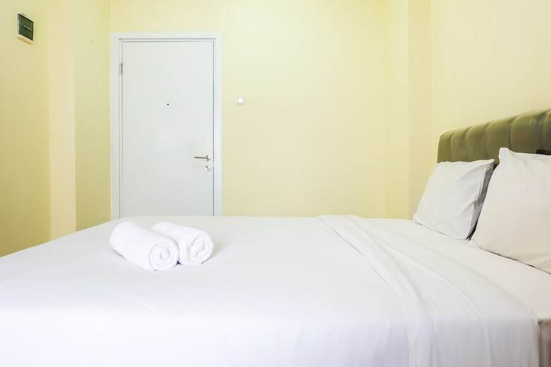 Minimalist Studio Green Pramuka Apartment